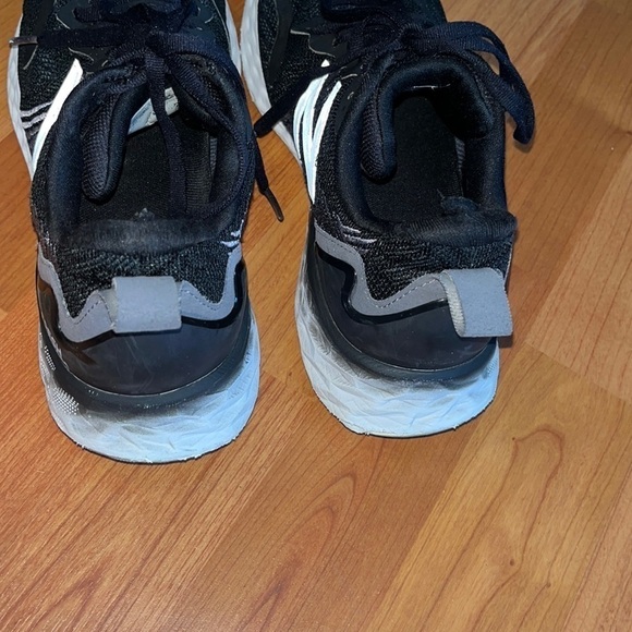 New Balance women’s Fresh Foam black and gray running sneakers size 9.5 - Picture 11 of 12